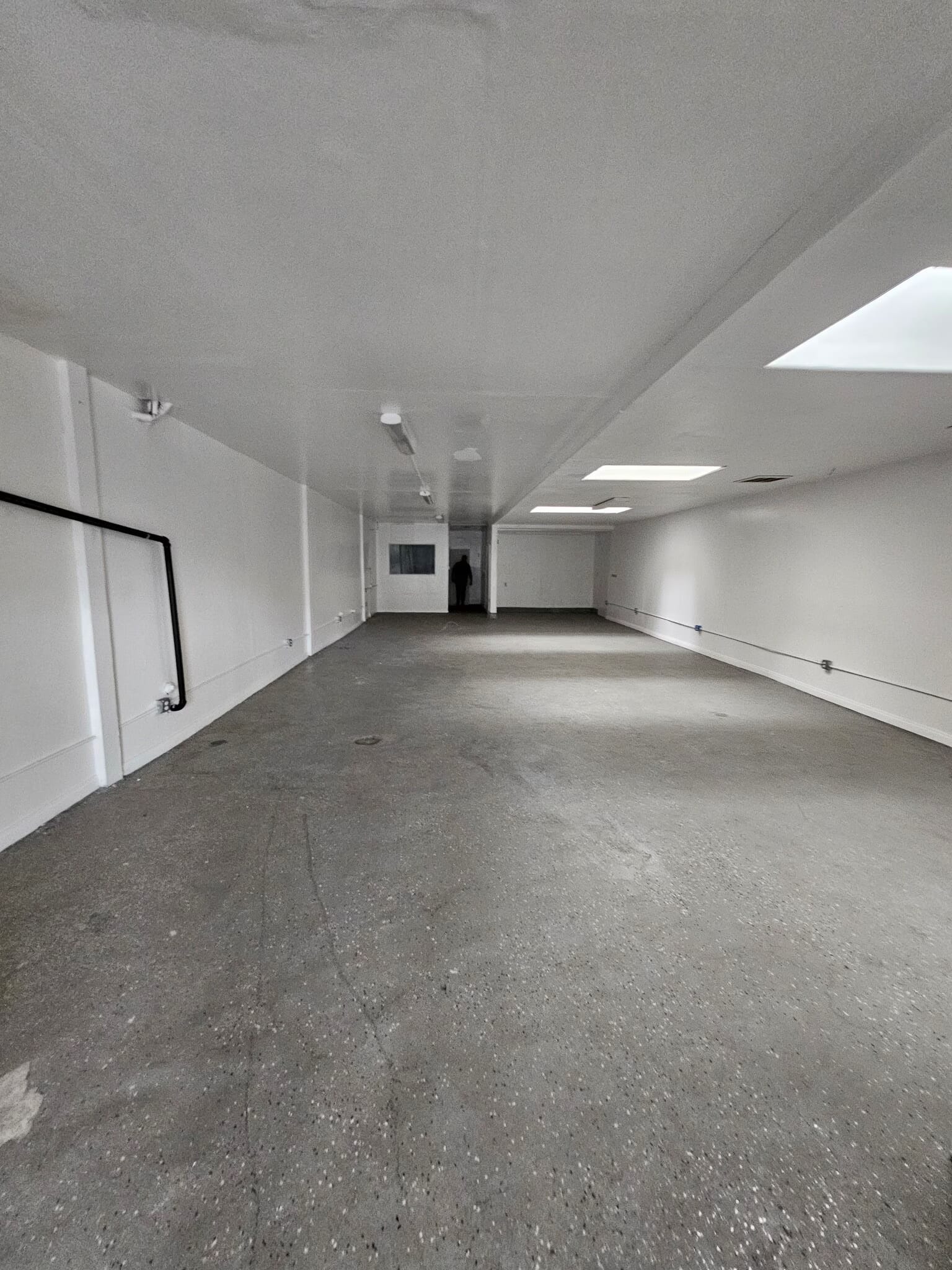 Photo 4 of the rear commercial unit at 3618 W Jefferson Blvd, Los Angeles.